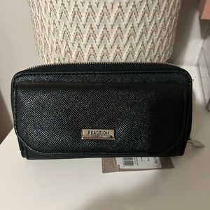 Reaction Kenneth Cole black wallet
